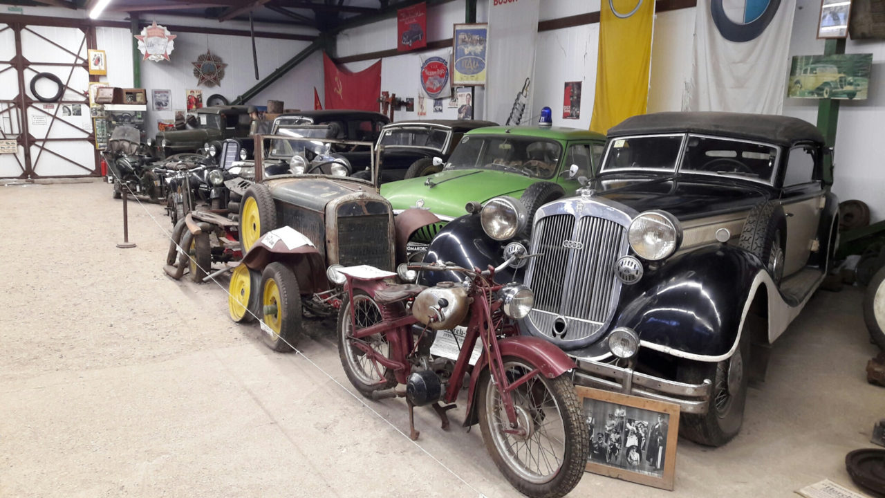 Ломаковский музей старинных автомобилей и мотоциклов